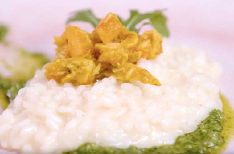 Arroz cremoso con rúcula, atún y tomate